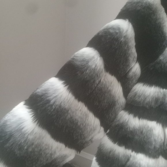 White and black mixed faux fur jacket/ light coat - Picture 3 of 5